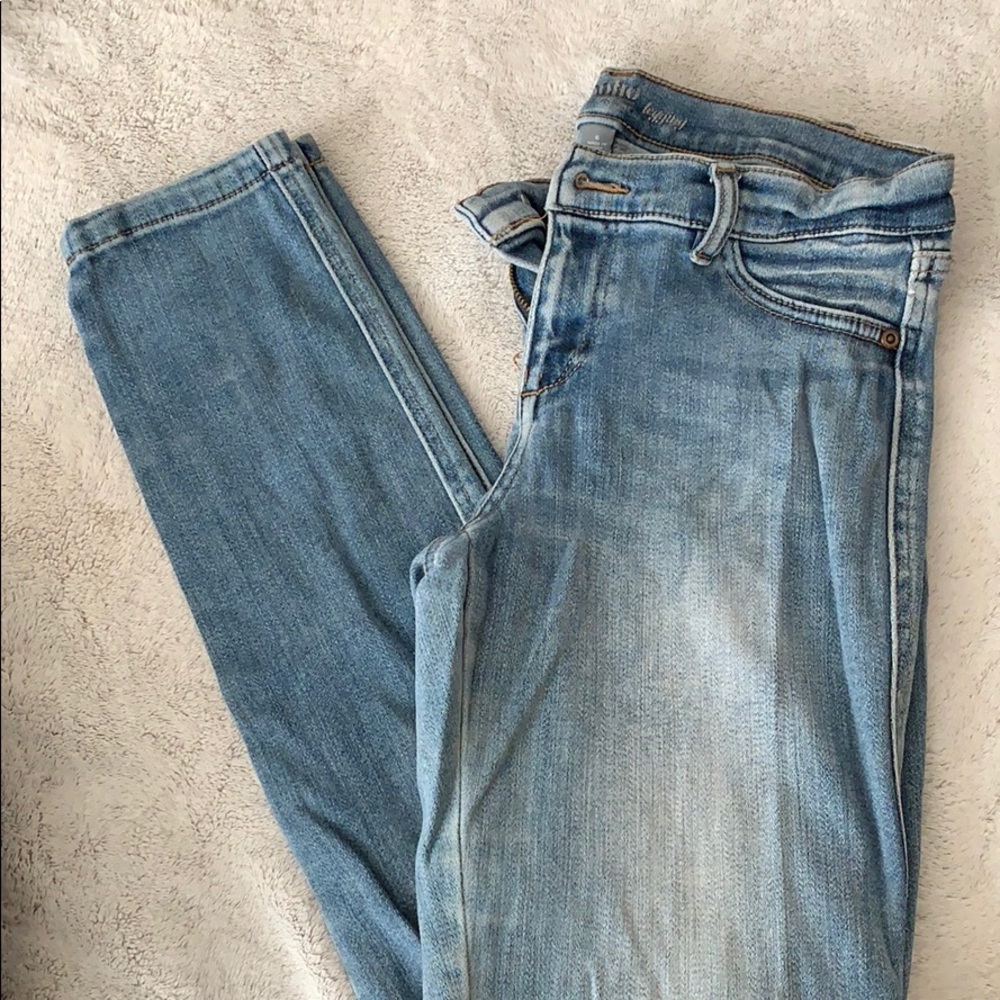 Light wash jeggings